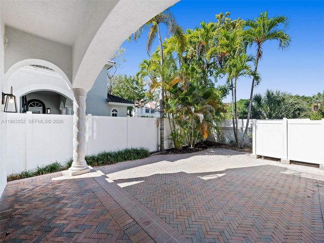 827 SE 2nd Court, Fort Lauderdale, FL 33301