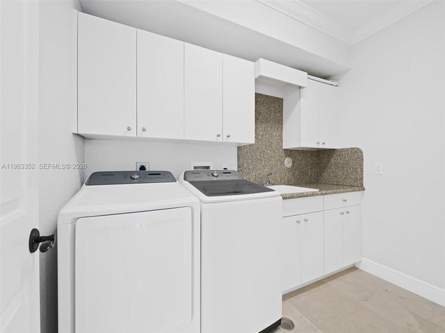 827 SE 2nd Court, Fort Lauderdale, FL 33301