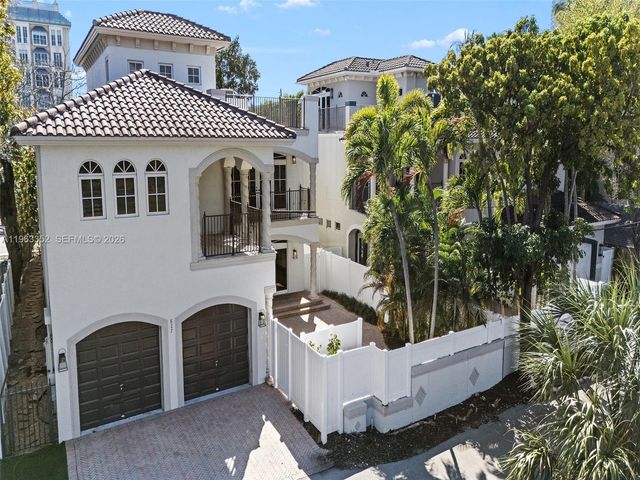 827 SE 2nd Court, Fort Lauderdale, FL 33301