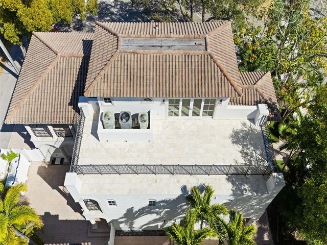 827 SE 2nd Court, Fort Lauderdale, FL 33301