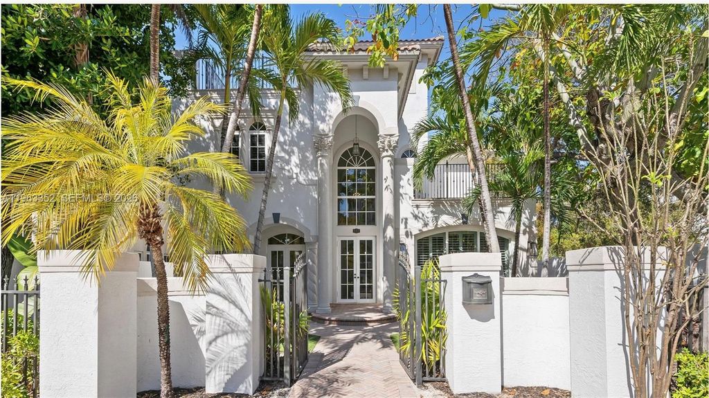 827 SE 2nd Court, Fort Lauderdale, FL 33301