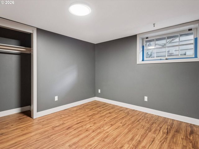 4023 Ne LADDINGTON Ct, Portland, OR 97232