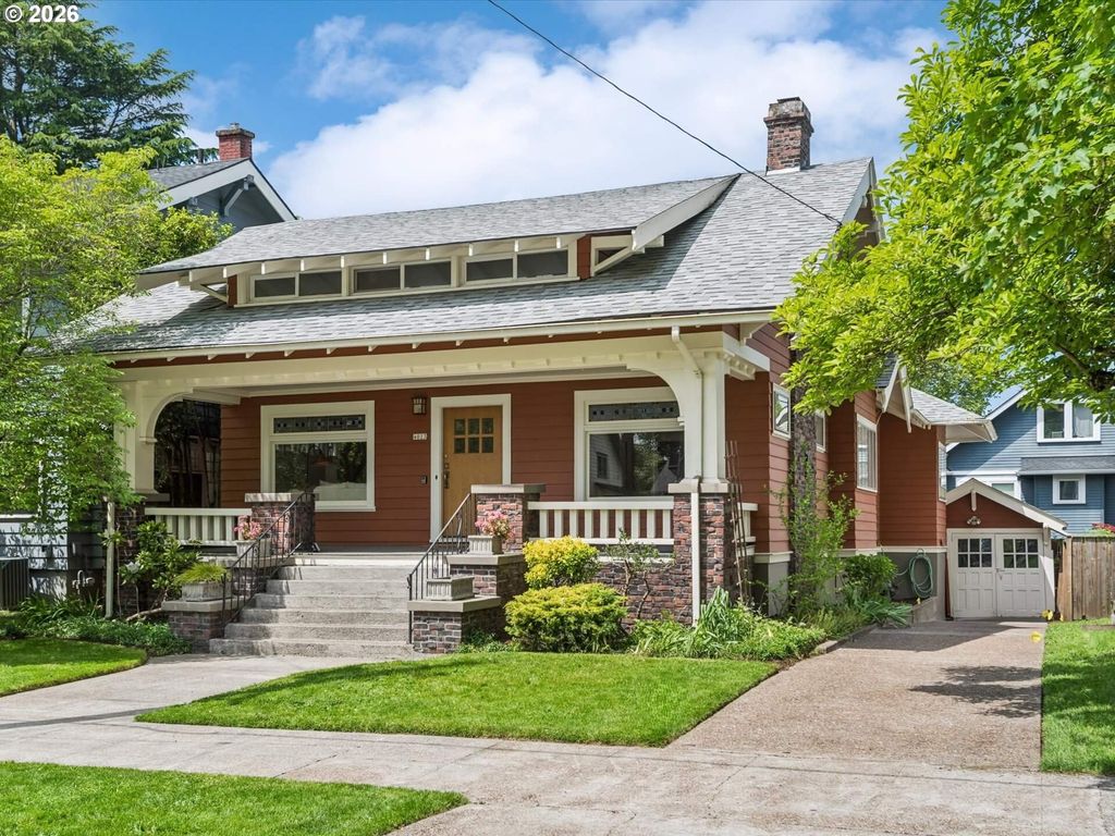 4023 Ne LADDINGTON Ct, Portland, OR 97232