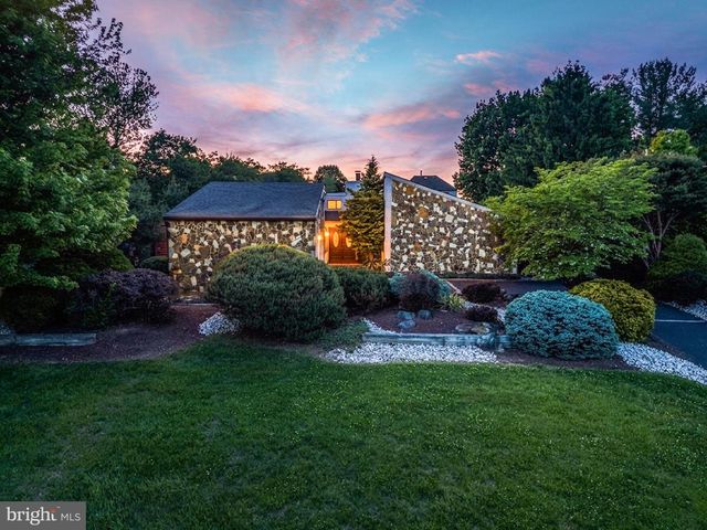 93 MEER DR, Feasterville Trevose, PA 19053