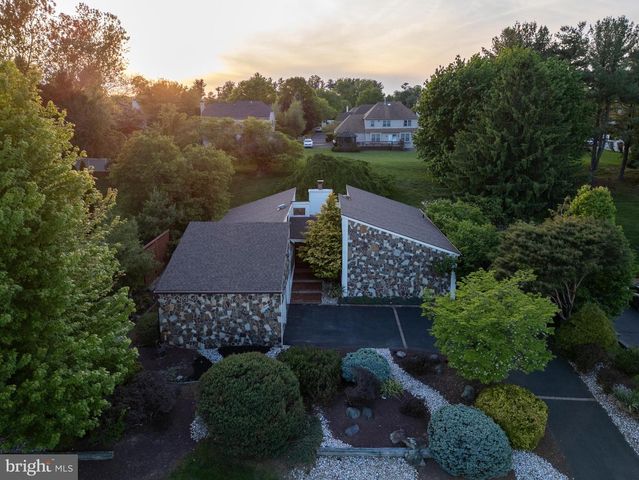 93 MEER DR, Feasterville Trevose, PA 19053