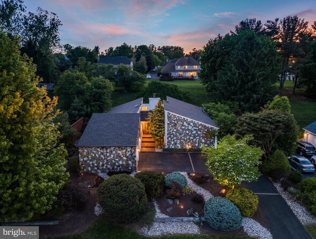 93 MEER DR, Feasterville Trevose, PA 19053