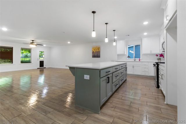 606 N 9th Street, Collinsville, OK 74021