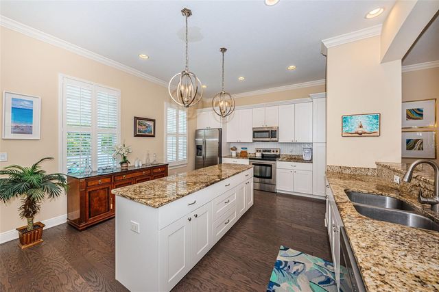 7010 GREVILLA AVENUE S, South Pasadena, FL 33707