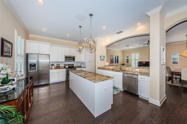 7010 GREVILLA AVENUE S, South Pasadena, FL 33707