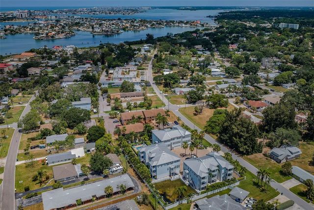 7010 GREVILLA AVENUE S, South Pasadena, FL 33707