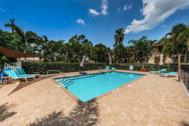 7010 GREVILLA AVENUE S, South Pasadena, FL 33707