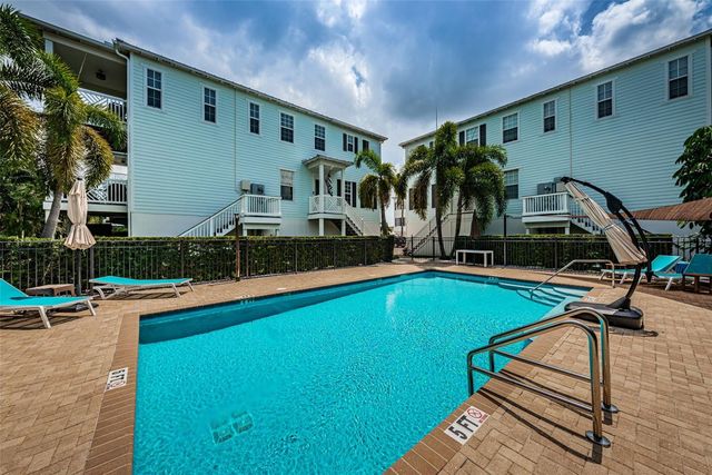 7010 GREVILLA AVENUE S, South Pasadena, FL 33707