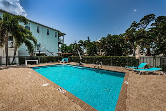 7010 GREVILLA AVENUE S, South Pasadena, FL 33707