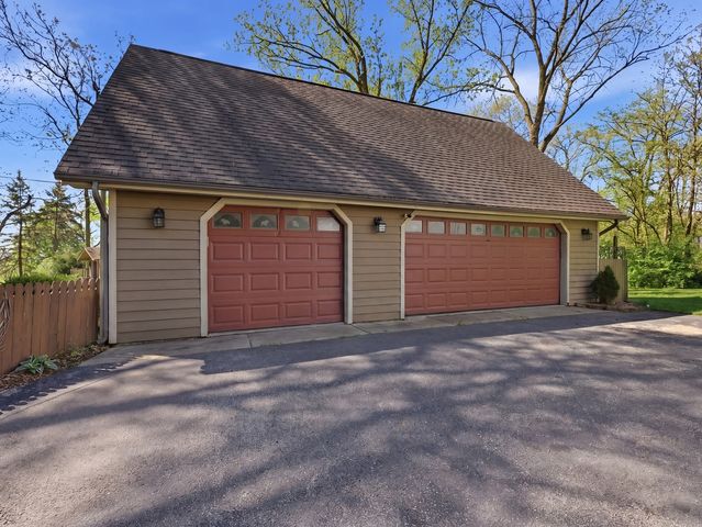 19W681 109th Street, Lemont, IL 60439
