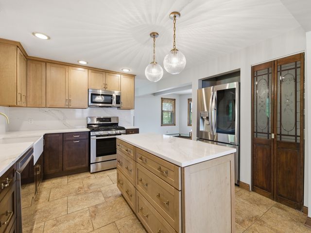 19W681 109th Street, Lemont, IL 60439