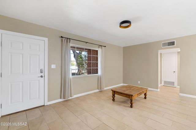 639 N Benton Avenue, Tucson, AZ 85711