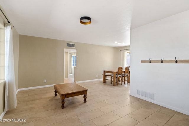 639 N Benton Avenue, Tucson, AZ 85711