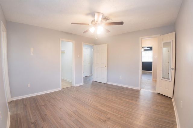 4904 Meadow Lark Lane, Dickinson, TX 77539