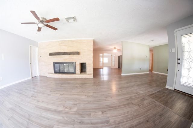 4904 Meadow Lark Lane, Dickinson, TX 77539
