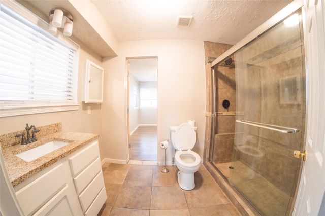 4904 Meadow Lark Lane, Dickinson, TX 77539