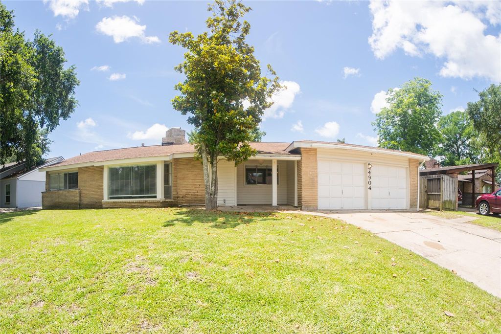 4904 Meadow Lark Lane, Dickinson, TX 77539