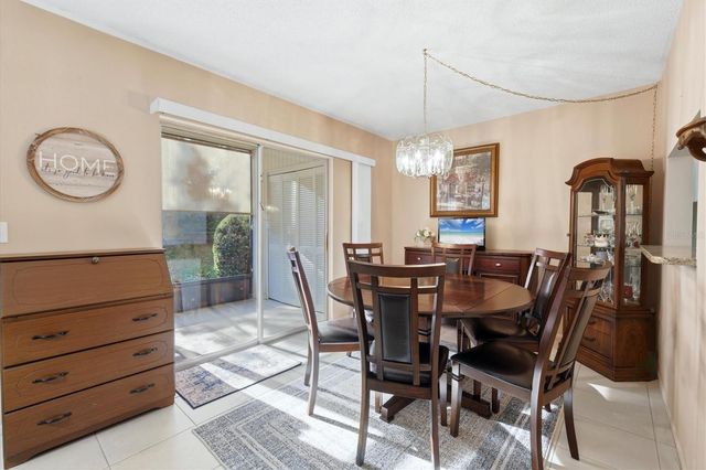 2756 CLUBHOUSE DRIVE 101, Sarasota, FL 34232