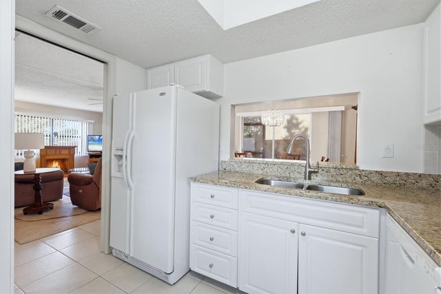 2756 CLUBHOUSE DRIVE 101, Sarasota, FL 34232