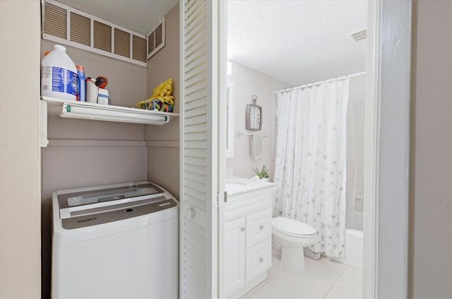 2756 CLUBHOUSE DRIVE 101, Sarasota, FL 34232