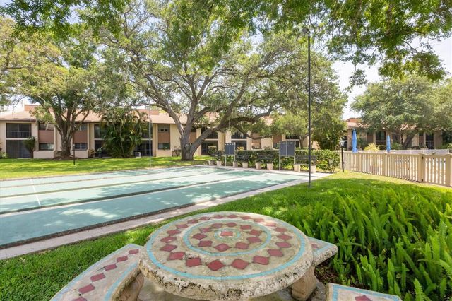 2756 CLUBHOUSE DRIVE 101, Sarasota, FL 34232