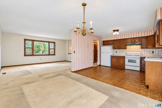 25 Benjamin Way, South Windsor, CT 06074