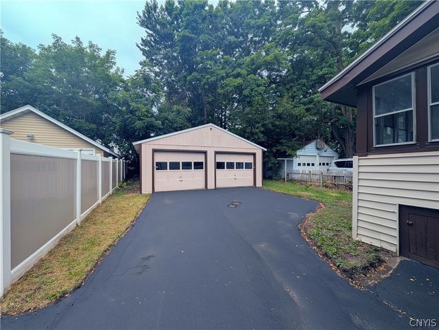 105 Peck Avenue, Syracuse, NY 13206