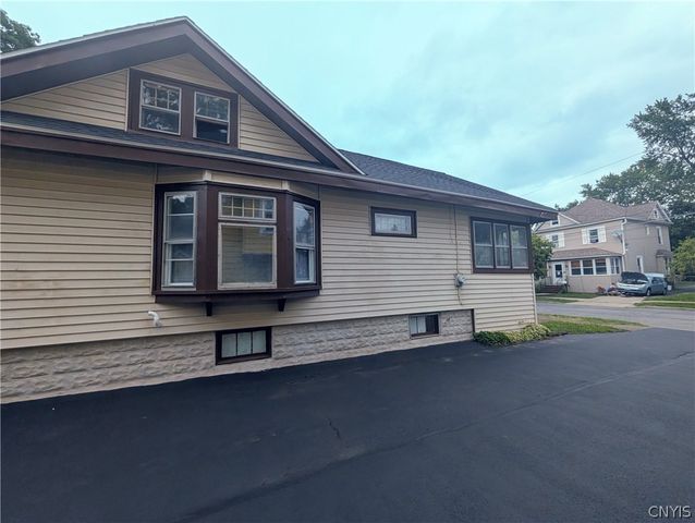 105 Peck Avenue, Syracuse, NY 13206