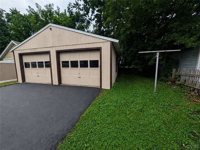 105 Peck Avenue, Syracuse, NY 13206