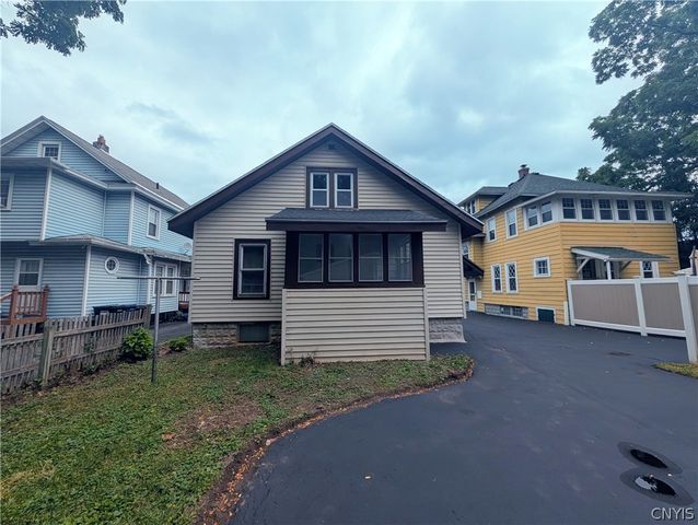 105 Peck Avenue, Syracuse, NY 13206