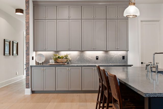 122 38th Ave, N, Nashville, TN 37209