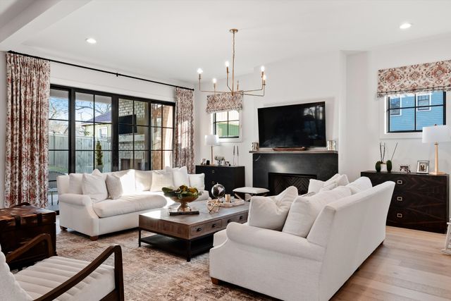 122 38th Ave, N, Nashville, TN 37209