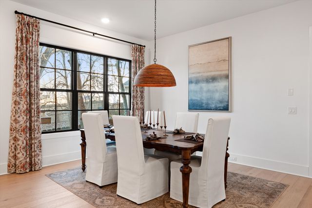 122 38th Ave, N, Nashville, TN 37209