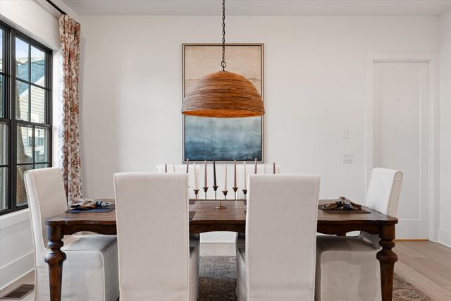 122 38th Ave, N, Nashville, TN 37209