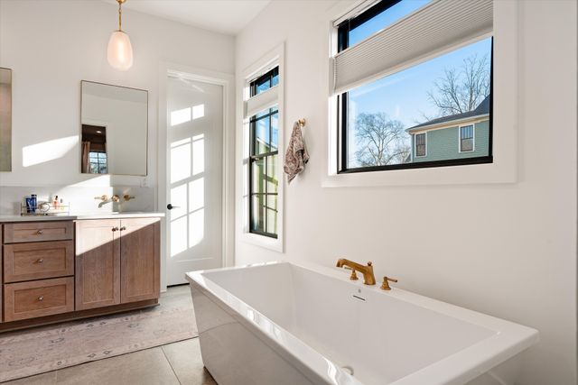 122 38th Ave, N, Nashville, TN 37209