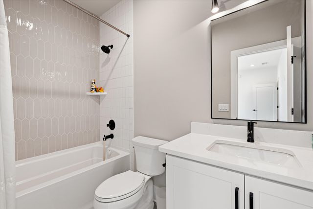 122 38th Ave, N, Nashville, TN 37209