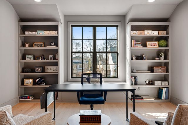 122 38th Ave, N, Nashville, TN 37209