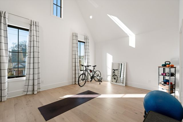 122 38th Ave, N, Nashville, TN 37209