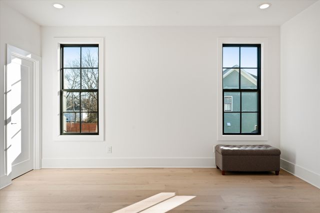 122 38th Ave, N, Nashville, TN 37209