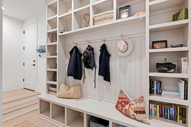 122 38th Ave, N, Nashville, TN 37209