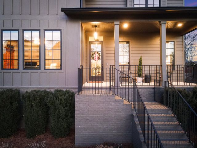 122 38th Ave, N, Nashville, TN 37209