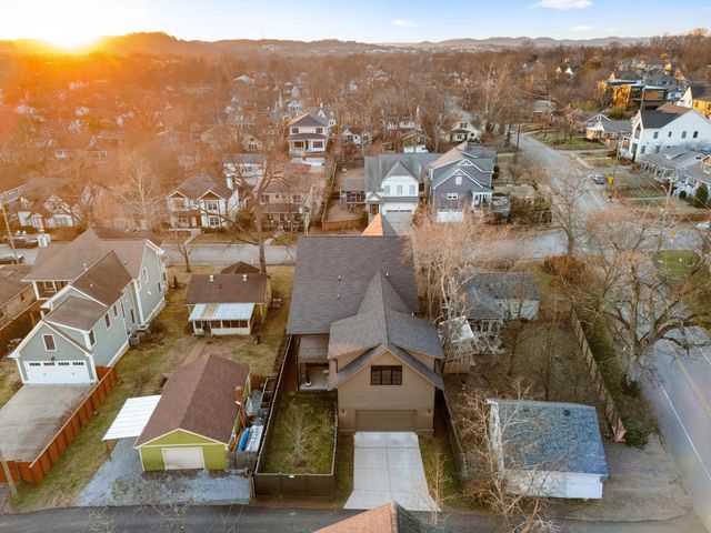 122 38th Ave, N, Nashville, TN 37209
