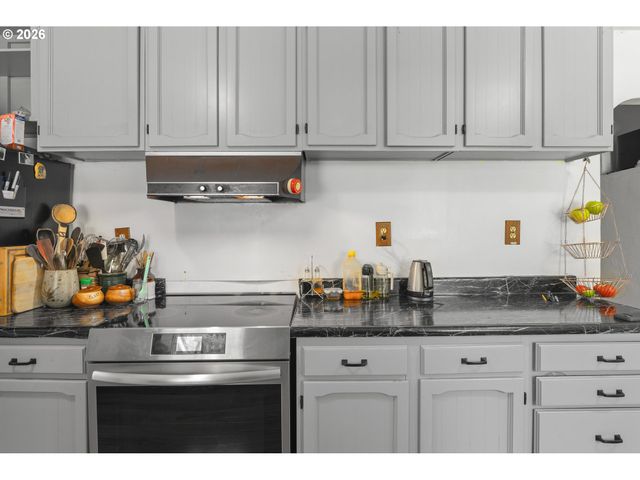 803 OHIO Ave, Bandon, OR 97411