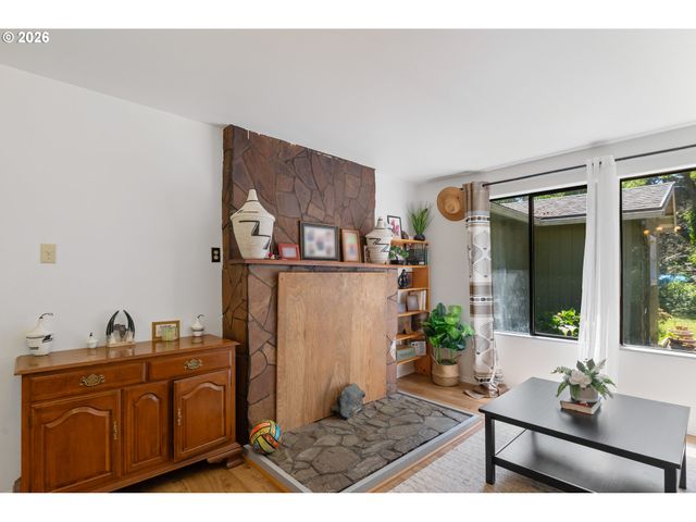 803 OHIO Ave, Bandon, OR 97411