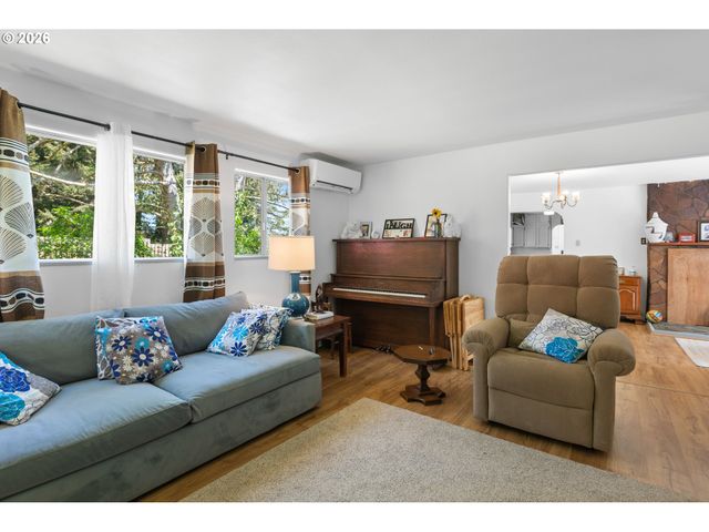 803 OHIO Ave, Bandon, OR 97411