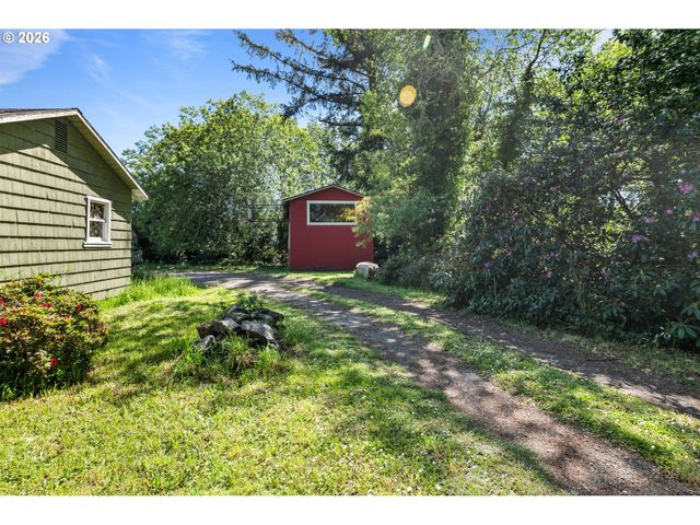 803 OHIO Ave, Bandon, OR 97411